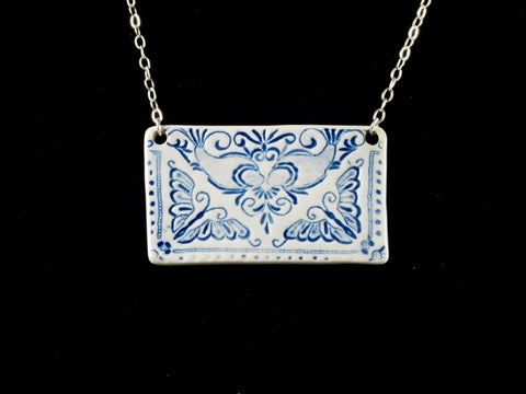 2.5" x 1.5" Lace Pendant Necklace J1042
