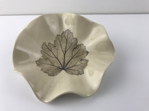 Fluted Leaf Dish 17086