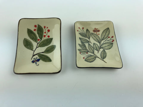 Small Loropetulam Leaf Dish 17085